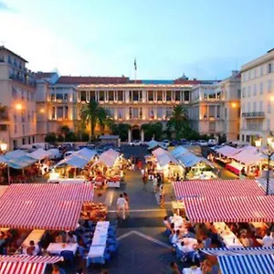 Apartment Magnifique 2 Pieces En Plein Coeur Du Vieux, Nice